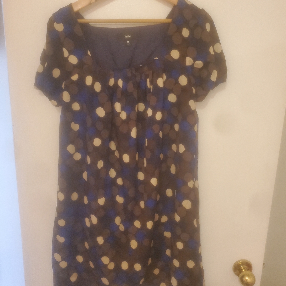 Dress. - Picture 2 of 5
